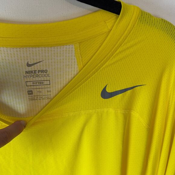 Nike Long Sleeve - Men's XXL - Picture 2 of 3